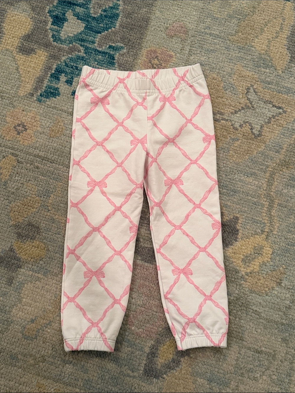 The Beaufort Bonnet Company White Joggers with Pink Bow Trellis EUC